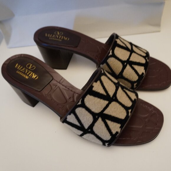 Valentino Garavani VLogo Sandals Block Heel Mules Slides Toile Canvas Size 8 38 - Picture 2 of 9